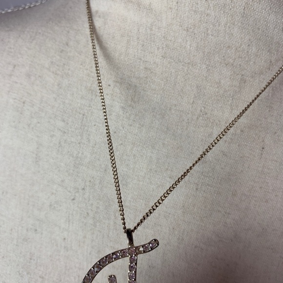 🏆 T Necklace - Picture 3 of 5